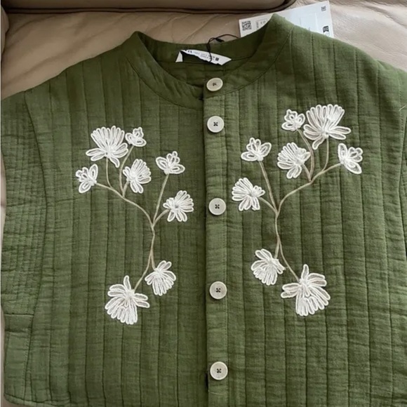 Zara Quilted Embroidered Vest - Picture 3 of 5